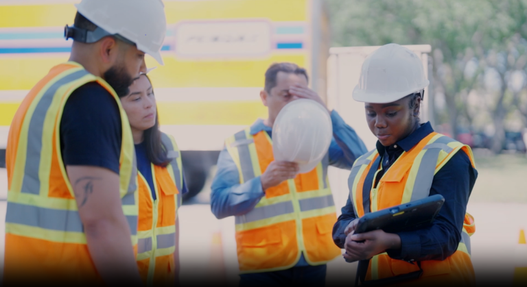 A Honeywell fornece soluções abrangentes para a manufatura automotiva, incluindo hardware, software, suprimentos e serviços. Entretanto, essas soluções são projetadas especificamente para alcançar a verdadeira inteligência de ativos corporativos, modernizar as operações e aumentar a produtividade nesse segmento altamente regulamentado.